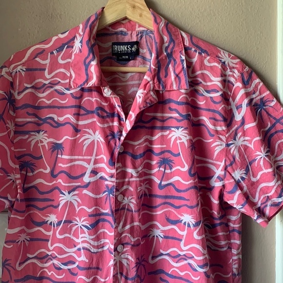 TRUNKS SURF & SWIM CO Pink Waves Tropical Print Short Sleeve Button Down Shirt - Picture 1 of 9